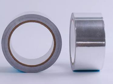 Αυτοκόλλητη ταινία αλουμινίου υψηλής ποιότητας πάχους 125um με συγκολλητική ουσία ακρυλικού διαλύτη  Εξαιρετική προστασία για εργασίες κάλυψης σε ηλεκτρολυτική επιμετάλλωση και αφαίρεση βαφής